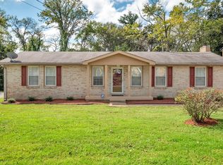 2711 Edge O Lake Dr, Nashville, TN 37217