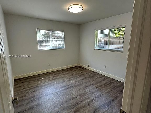 4th image of 3156 Mary St APT C