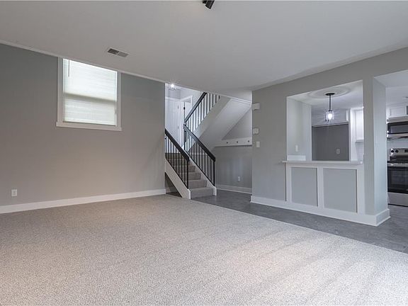 4th image of 10863 Rosehill Rd