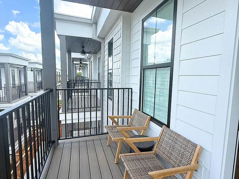 512 Mobile St — Photo 39