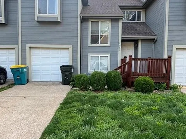 8951 Hauser St, Lenexa, KS 66215