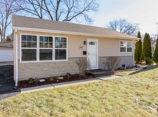 3104 Falcon Ct W, Rolling Meadows, IL 60008