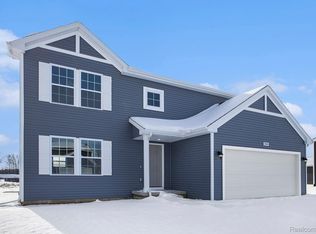 209 Wildflower Dr, Hillsdale, MI 49242