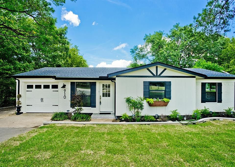 1st image of 910 W College St