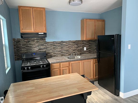 3rd image of 1340 Hartview Ave