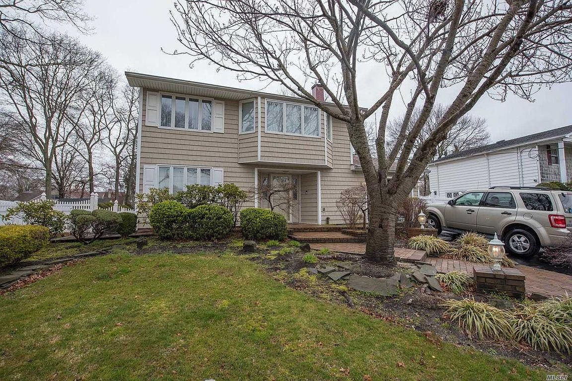 23 Ballad Cir, Holbrook, NY 11741 Zillow