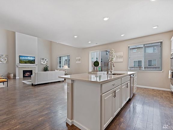 5th image of 10420 11th Street Ct E