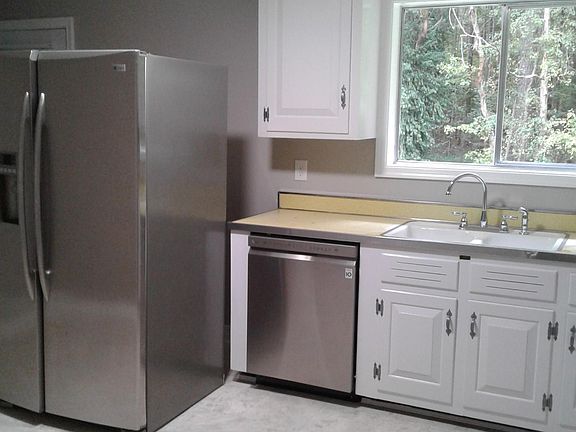 3rd image of 3400 Suncrest Dr