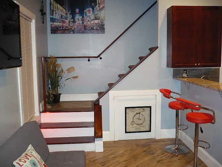 2nd image of 1106 Dickens Rd