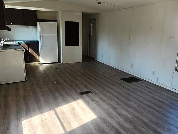 3rd image of 8364 Cedar St #2