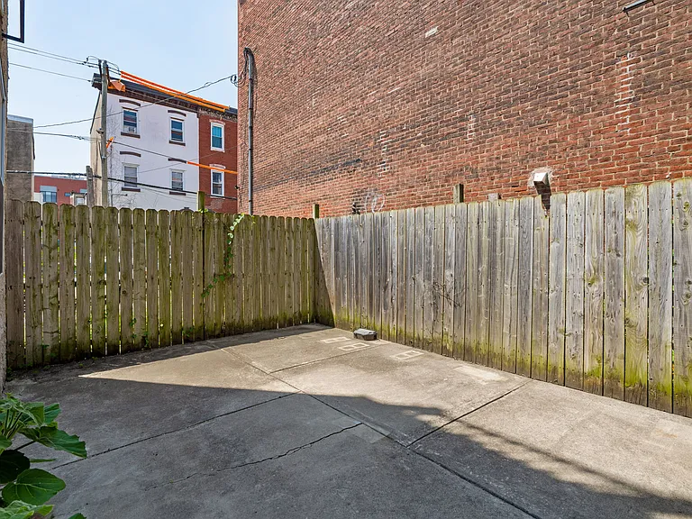 802 N 16th St #1 — Photo 35