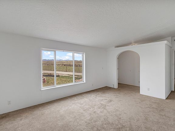 5th image of 1940 10th Rd