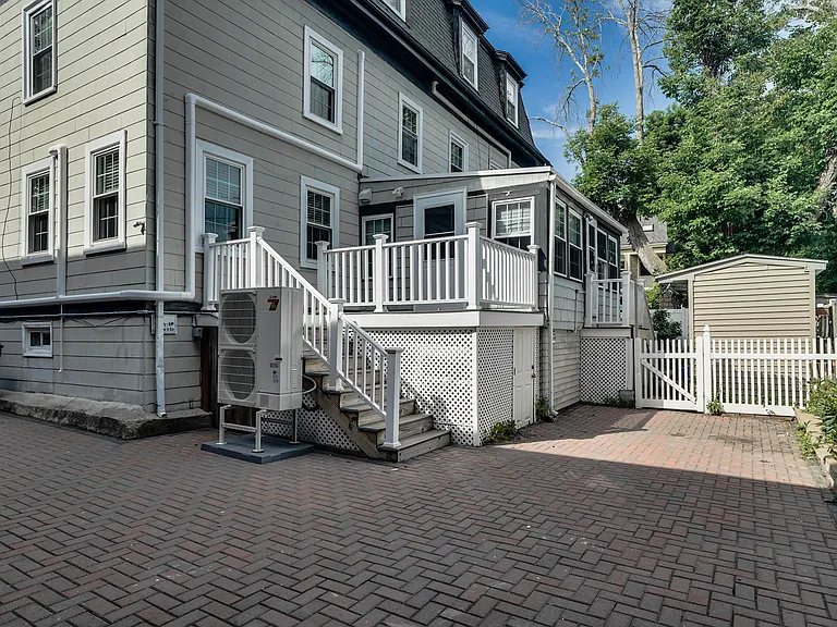 16 Forrester St — Photo 36