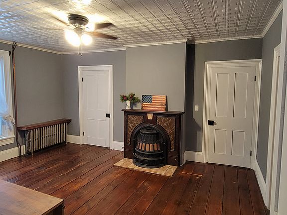 Dining room/ additional living space