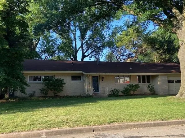 6207 E 8th St N, Wichita, KS 67208
