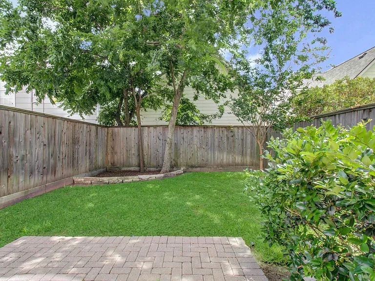 1512 Stuart St — Photo 44