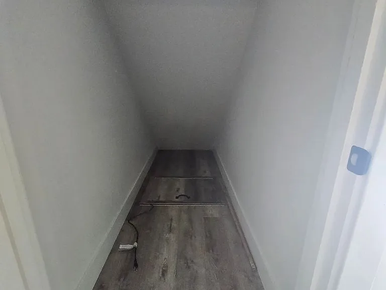 213 Oak St — Photo 10