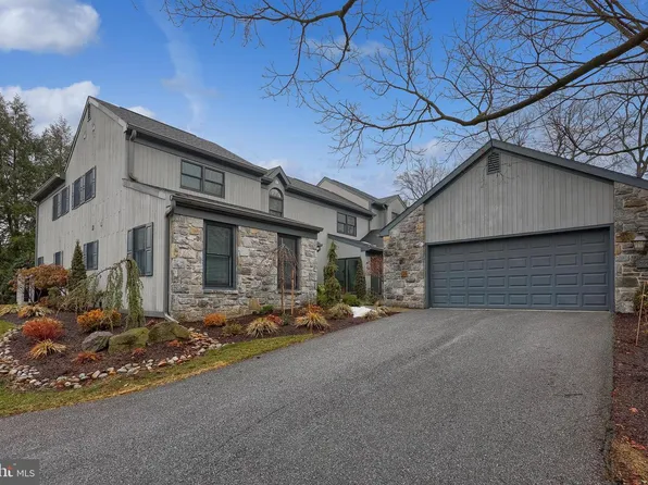 33 Deer Ford Dr, Lancaster, PA 17601