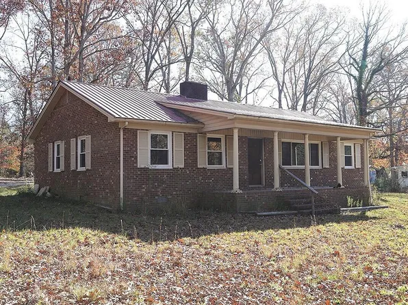 1187 N Moore Rd, Robbins, NC 27325