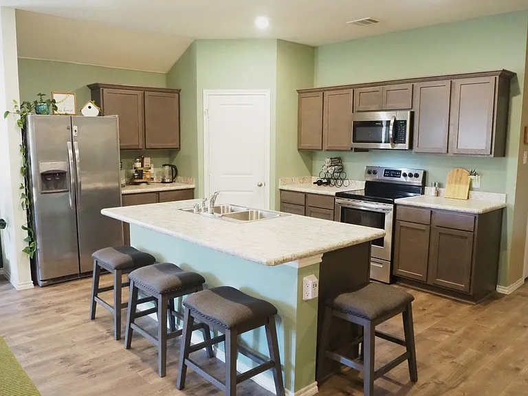 401 Wilson Way — Photo 7