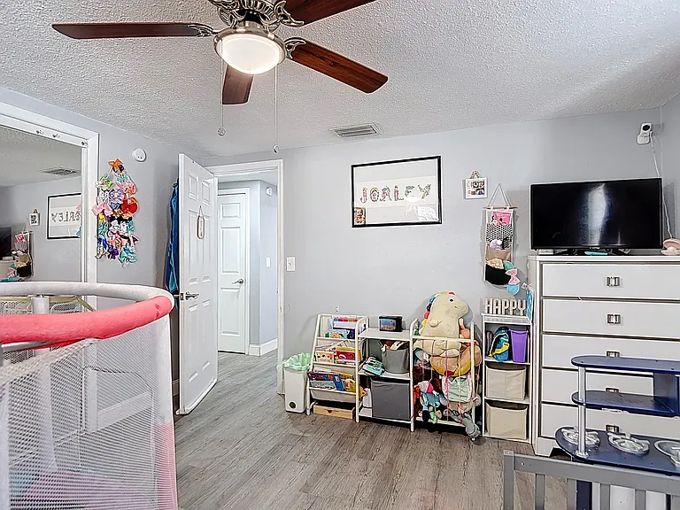 5913 Appletree Rd — Photo 10
