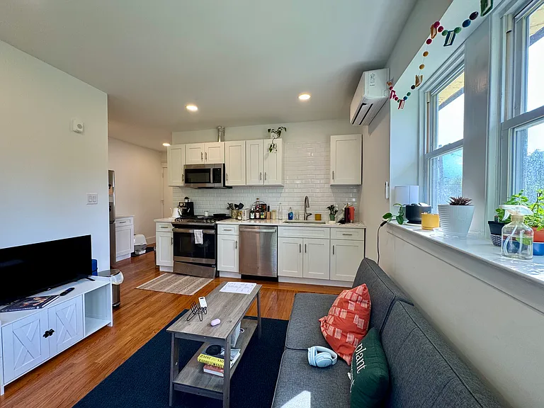 6655 Blakemore St #D — Photo 11