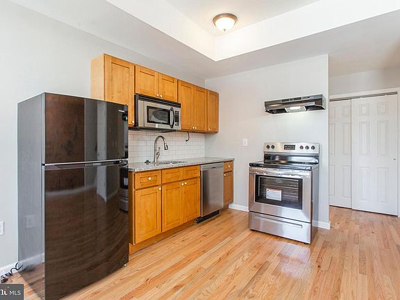 3rd image of 1843 N Van Pelt St Floor 3