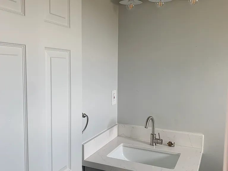 1009 E Watkins Ave #1 — Photo 6