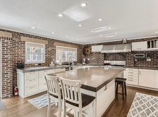 688 Huntington Pl, Highlands Ranch, CO 80126