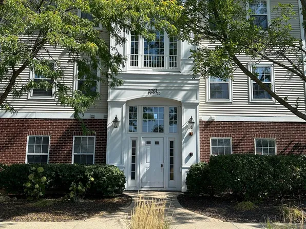 3261 Stratford Ct Unit 1A, Lake Bluff, IL 60044