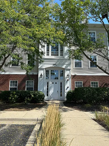 3261 Stratford Ct #1A Photo 1