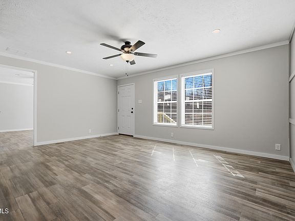 5th image of 1223 Front St E