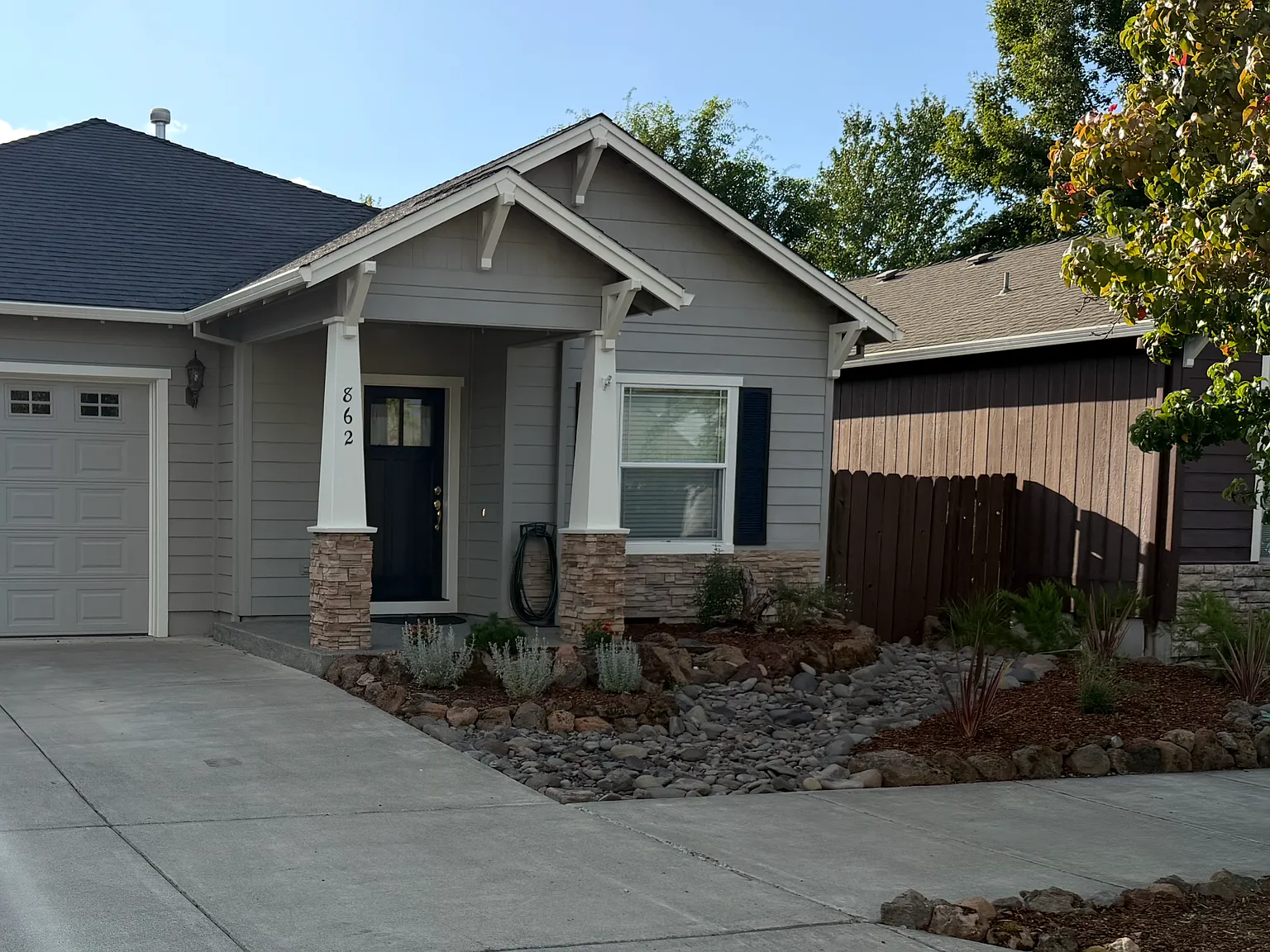 3 bed, 1422 sqft, $2,350 — Photo 2