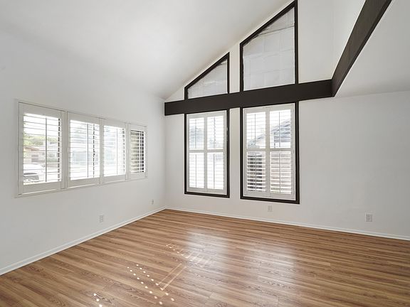 4th image of 711 A St