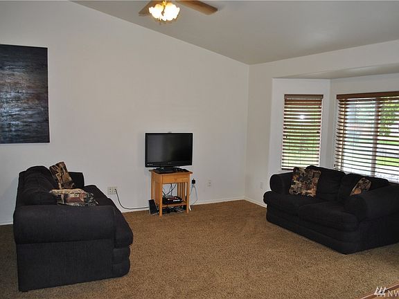 2nd image of 1720 E Wildcat Ln
