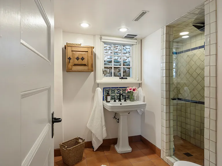 100 Tesuque Village Rd — Photo 24