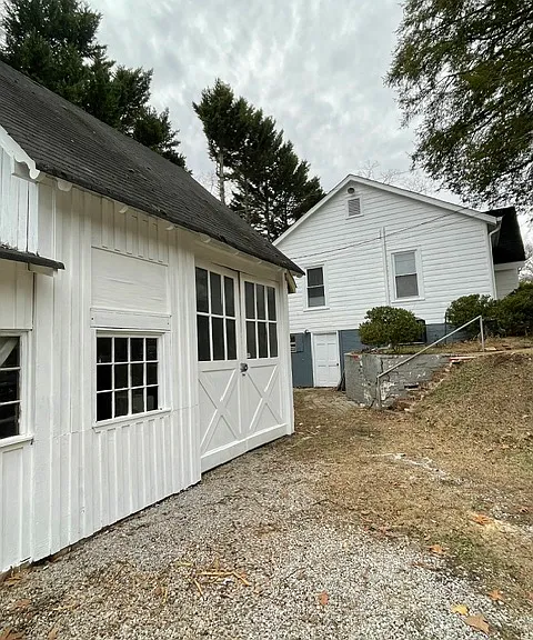 209 Claire St — Photo 6