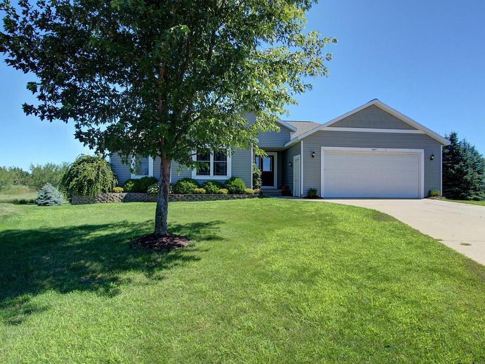 1st image of 10849 Pine Cone Ct