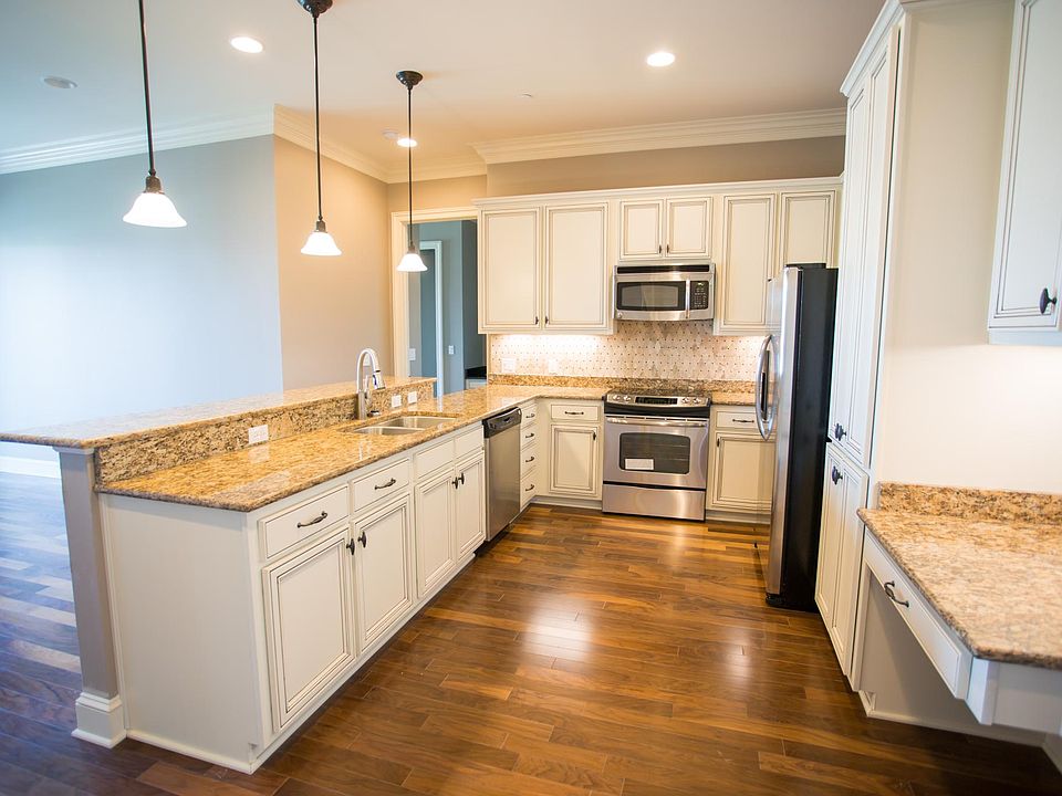 2nd image of 820 N Thompson Ln Suite 3F