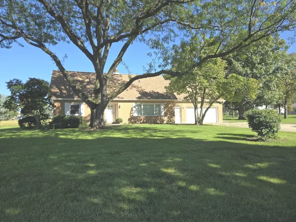 N 15th St, Rochelle, IL 61068