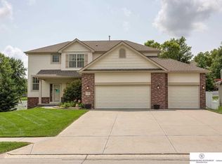17129 Emiline St, Omaha, NE 68136