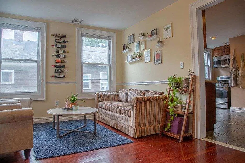 2 bed, 1000 sqft, $2,475 — Photo 2