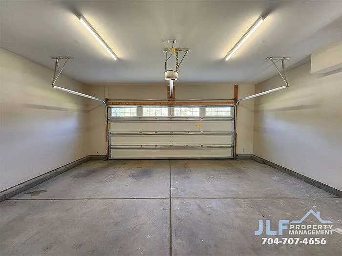 2520 Ashe Ave — Photo 25