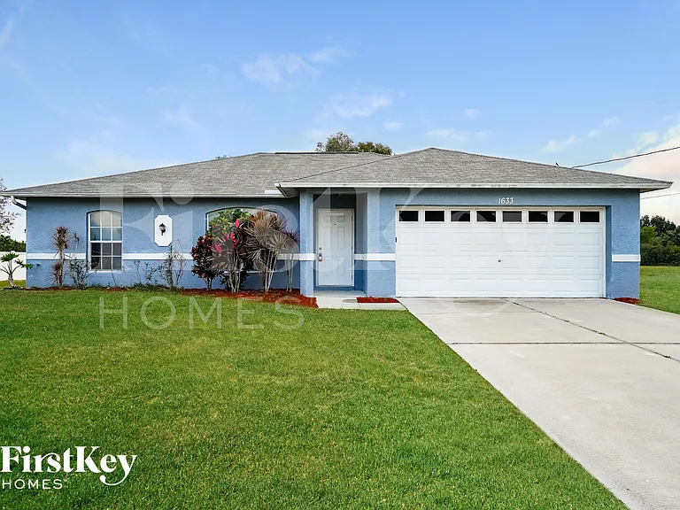 1633 NW 5th Ave — Photo 1