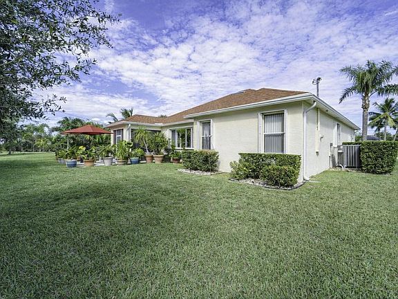 2nd image of 2290 SE Baron Street