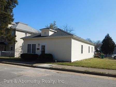 1st image of 111 S 16th Ave