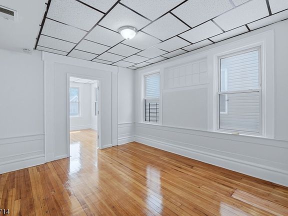 4th image of 250 Elmwood Ave
