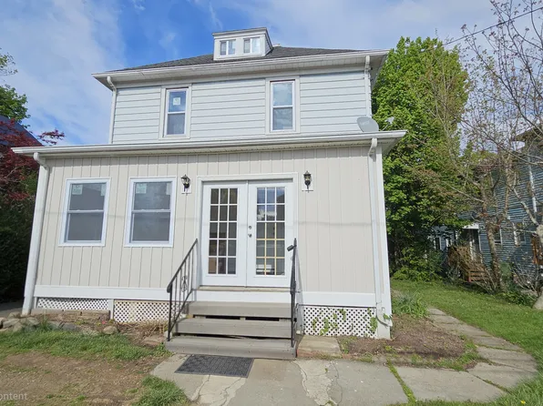 15 Crown St, Danbury, CT 06810