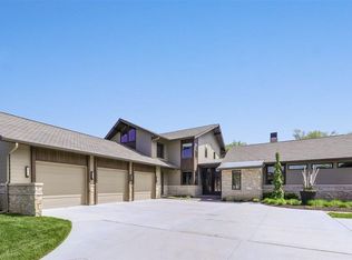 1515 S 218th St, Elkhorn, NE 68022