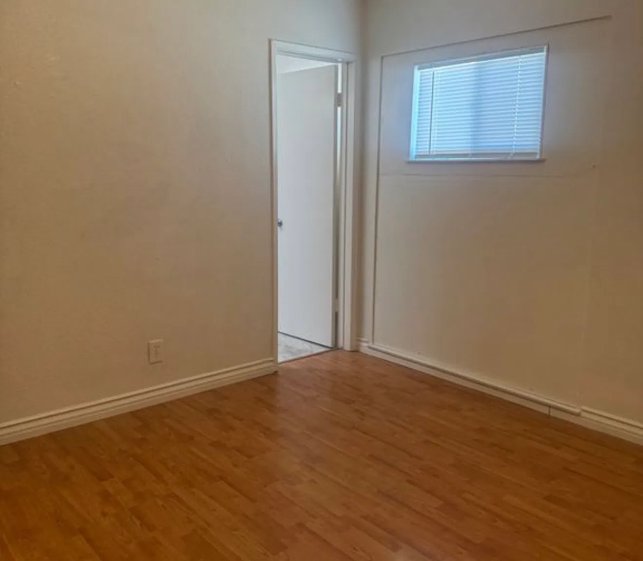 3 bed, 1032 sqft, $3,450 — Photo 3